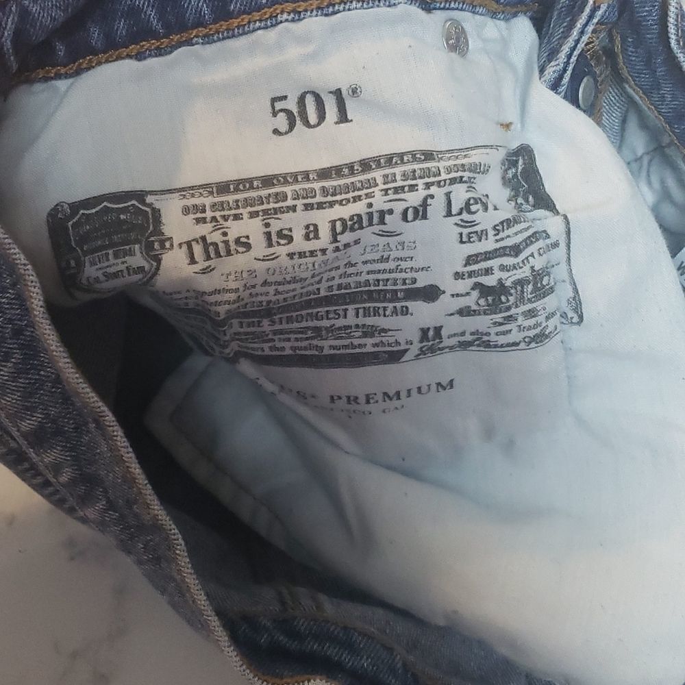 Levi Jean Shorts - Picture 9 of 14